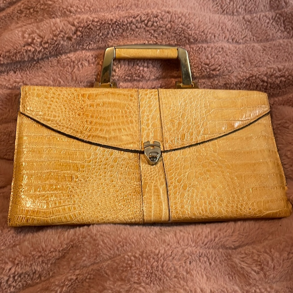 Vintage Amelia Berko Crock Embossed Leather Purse